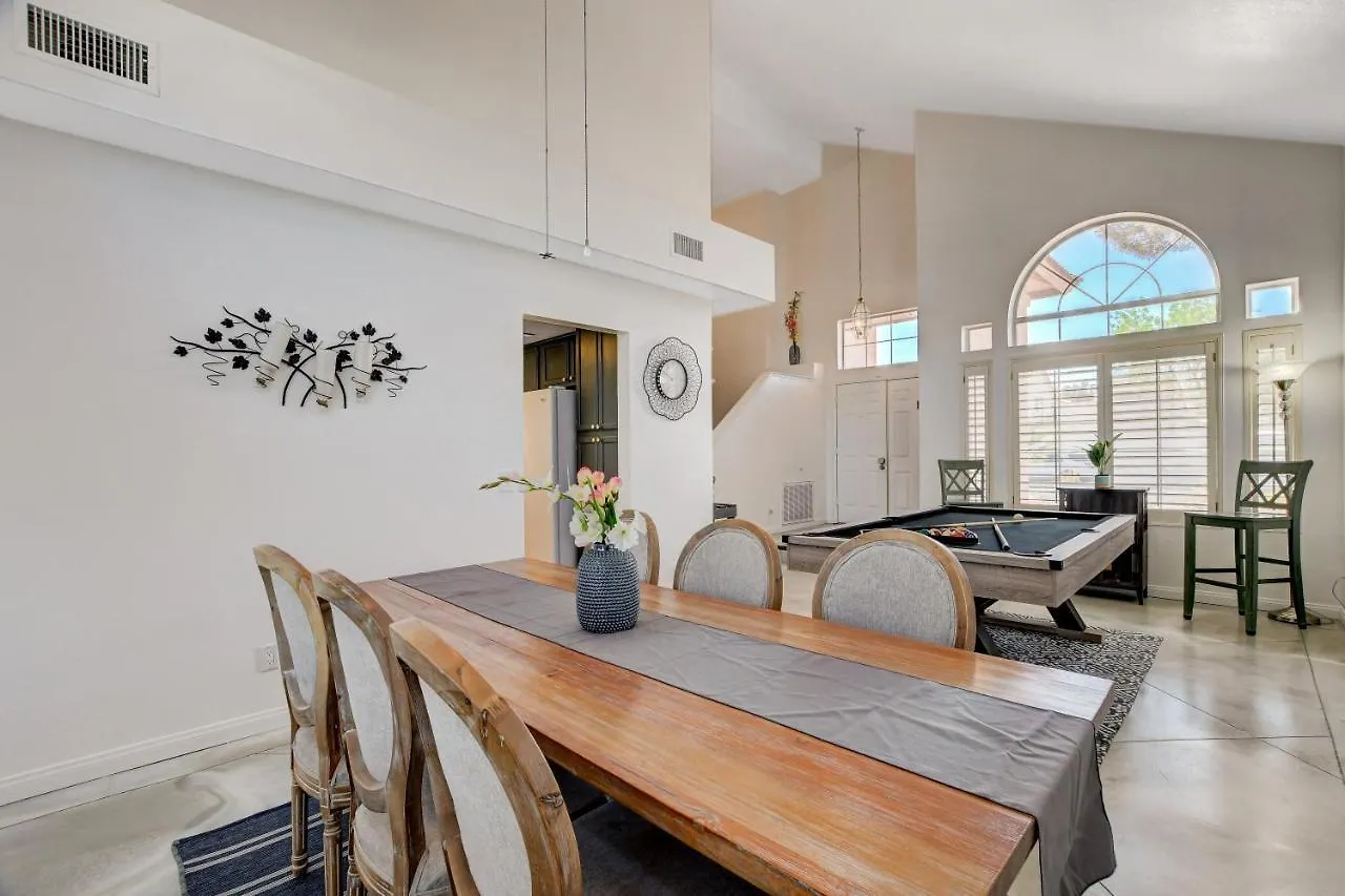 Holiday home 10 Min To Strip! Bright & Cozy Home W/ Pool Table Las Vegas United States