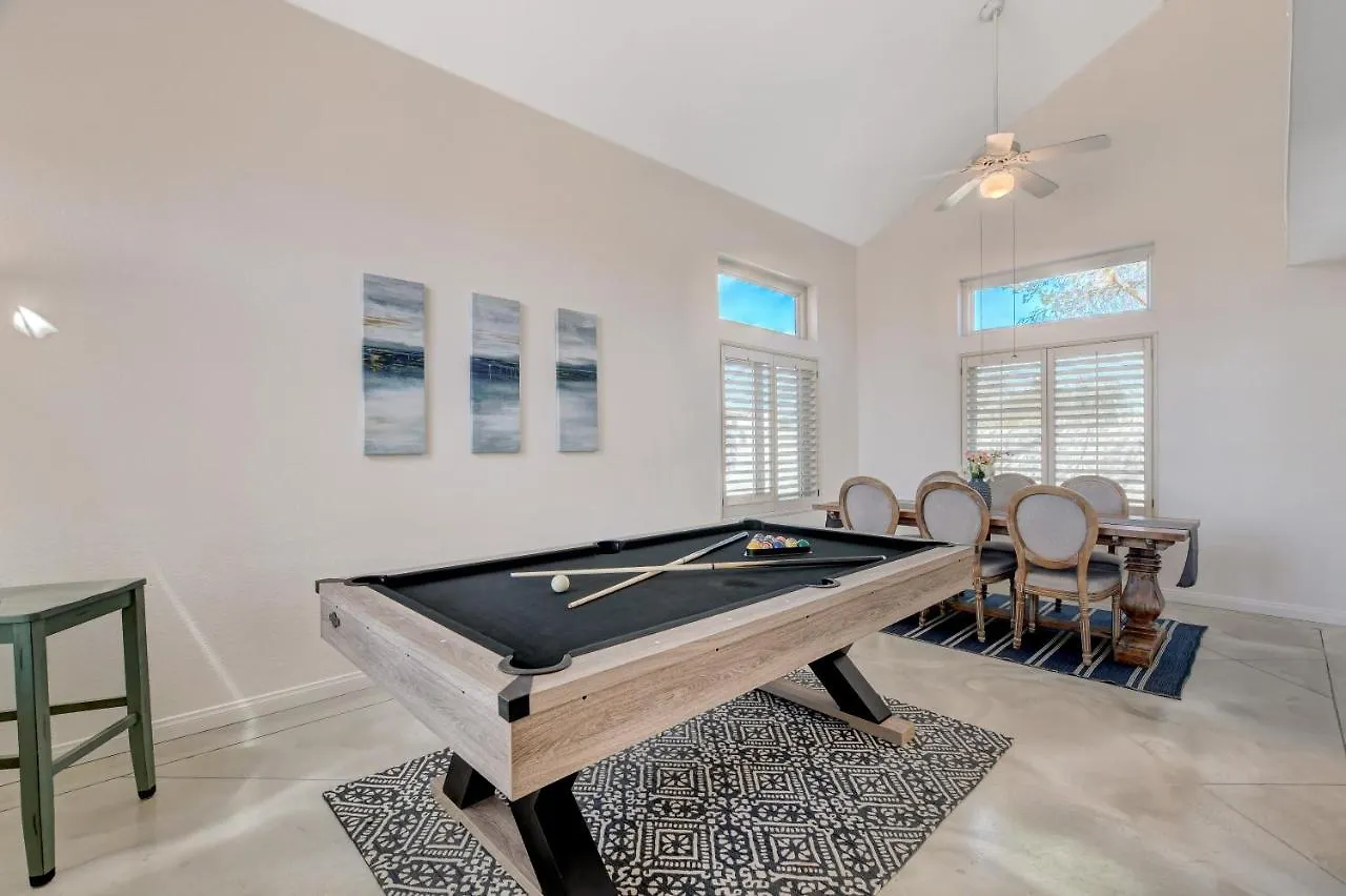 10 Min To Strip! Bright & Cozy Home W/ Pool Table Las Vegas 0*,  United States
