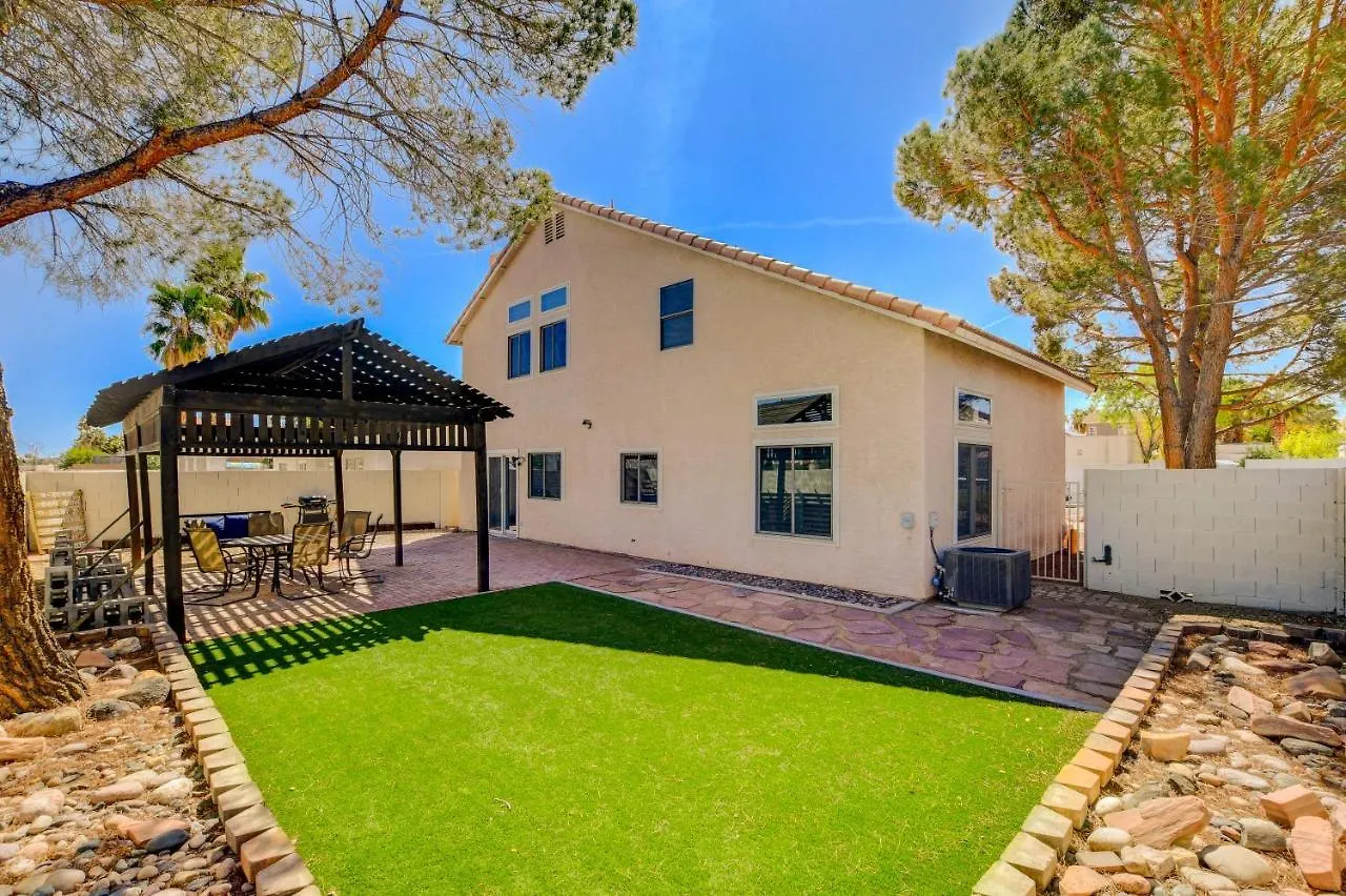 10 Min To Strip! Bright & Cozy Home W/ Pool Table Las Vegas United States