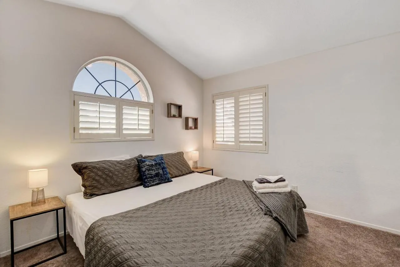 Holiday home 10 Min To Strip! Bright & Cozy Home W/ Pool Table Las Vegas United States