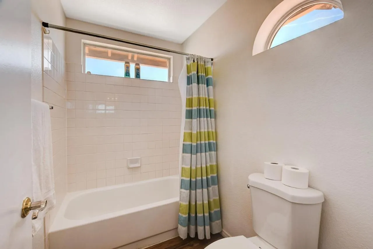 10 Min To Strip! Bright & Cozy Home W/ Pool Table Las Vegas United States