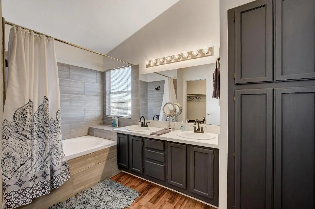 Holiday home 10 Min To Strip! Bright & Cozy Home W/ Pool Table Las Vegas United States